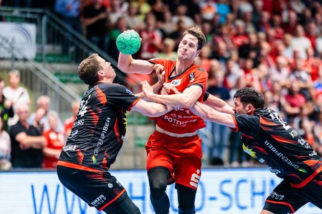 Sport Themen der Woche KW21 Sport Bilder des Tages v.l. Sven Wesseling (TuS N-Luebbecke, 24), Ian Hueter (ASV Hamm-Westfalen, 14), Tin Kontrec (TuS N-Luebbecke, 20) GER, ASV Hamm-Westfalen vs. TuS N-Luebbecke, Handball, 2. Bundesliga, 32. Spieltag, Spielzeit 2024 2025, 21.05.2025 GER, ASV Hamm-Westfalen vs. TuS N-Luebbecke, Handball, 2. Bundesliga, 32. Spieltag, Spielzeit 2024 2025, 21.05.2025 Hamm *** v l Sven Wesseling TuS N Luebbecke, 24 , Ian Hueter ASV Hamm Westfalen, 14 , Tin Kontrec TuS N Luebbecke, 20 GER, ASV Hamm Westfalen vs TuS N Luebbecke, Handball, 2 Bundesliga, Matchday 32, Season 2024 2025, 21 05 2025 GER, ASV Hamm Westfalen vs TuS N Luebbecke, Handball, 2 Bundesliga, Matchday 32, Season 2024 2025, 21 05 2025 Hamm Copyright: xEibner-Pressefoto JanxRollingerx EP_JSK