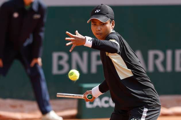 May 22, 2025, Paris, Paris, France: Mananchaya Sawangkaew (THA) in action during the qualification of the tennis Grand Slam of Roland Garros 2025, match between Mananchaya Sawangkaew (THA) andLinda Klimovicova (POL) at Roland Garros Stadium - on May 22 2025.Paris - France Paris France - ZUMAb253 20250522_zsp_b253_001 Copyright: xLoicxBaratouxx