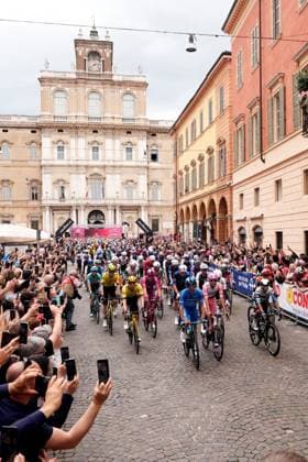 Start of the stage 12 of the Giro d™Italia from Modena to Viadana (Oglio-Po), Italy - Thursday, May 22, 2025. - cycling.  Copyright: xMassimoxPaolone LaPressex