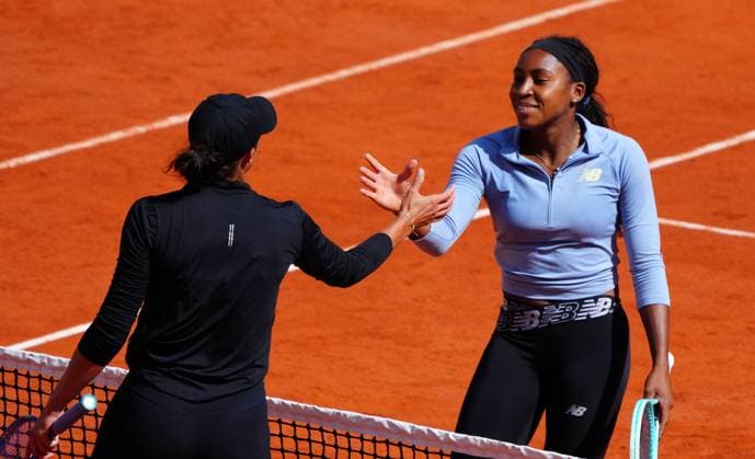 Coco Gauff and Madison Keys shake hands after practice French Open Tennis, Thursday Previews, Qualifying and Practice, Tennis, Roland Garros, Paris, France - 22 May 2025 EDITORIAL USE ONLY No use with unauthorised audio, video, data, fixture lists, club league logos or live services. Online in-match use limited to 120 images, no video emulation. No use in betting, games or single club league player publications. Copyright: xJavierxGarcia Shutterstockx 15314609au