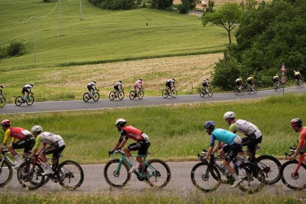The pack rides during the stage 12 of the Giro d™Italia from Modena to Viadana (Oglio-Po), Italy - Thursday, May 22, 2025. - cycling.  Copyright: xMarcoxAlpozzi LaPressex
