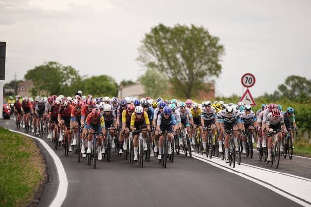 The pack rides during the stage 12 of the Giro d™Italia from Modena to Viadana (Oglio-Po), Italy - Thursday, May 22, 2025. - cycling.  Copyright: xMarcoxAlpozzi LaPressex