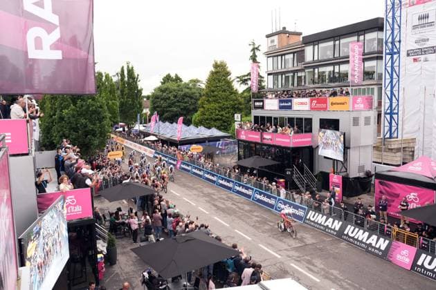 The pack rides during the stage 12 of the Giro d™Italia from Modena to Viadana (Oglio-Po), Italy - Thursday, May 22, 2025. - cycling.  Copyright: xMassimoxPaolone LaPressex