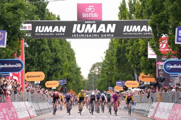 Kooij Olav of Team Visma Lease A Bike winner of the stage at the sprint during the stage 12 of the Giro d™Italia from Modena to Viadana (Oglio-Po), Italy - Thursday, May 22, 2025. - cycling.  Copyright: xFabioxFerrari LaPressex