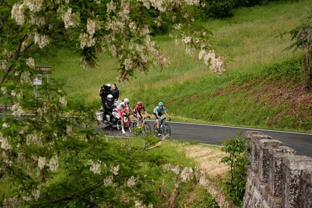 The pack rides during the stage 12 of the Giro dÕItalia from Modena to Viadana (Oglio-Po), Italy - Thursday, May 22, 2025. - cycling.  Copyright: xMarcoxAlpozzi LaPressex