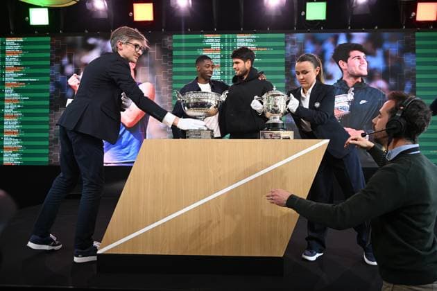 Draw for the Roland Garros tennis tournament in the presence of Gilles Moretton, President of the French Tennis Federation and Amelie Mauresmo, Director of the Roland Garros Tournament, with Ousmane Dembele of PSG as guest of honor, on May 22, 2025. - 22 05 2025 - France Ile-de-France (region) Paris - Draw, Roland Garros 2025, in Paris on May 22, 2025 JulienxMattiax xLexPictorium  LePictorium_0308640.jpg