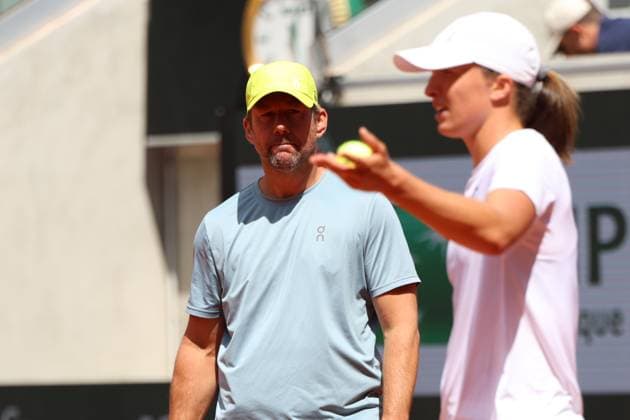 Roland Garros 2025 Wim Fissette, Iga Swiatek during training before Roland Garros 2025 tennis tournament in Paris France on 22 May 2025. Paris France  Copyright: xFotoxOlimpikx originalFilename:jastrzebowski-rolandga250522_npd50.jpg
