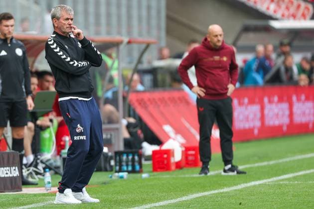 2. Bundesliga - 24 25 - 1. FC Köln - 1. FC Kaiserslautern am 18.05.2025 im RheinEnergieSTADION in Köln Trainer Head Coach Friedhelm Funkel (Koeln) nachdenklich