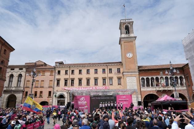 The square during the stage 13 of the Giro d™Italia from Rovigo to Vicenza, Italy - Friday, May 23, 2025. - cycling.  Copyright: xGianxMattiaxD Alberto LaPressex