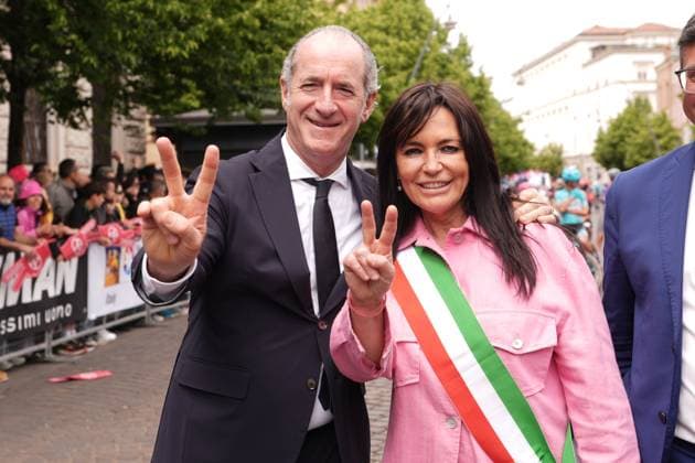 Luca Zaia (Veneto President) and Rovigo mayor Valeria Cittadin during the stage 13 of the Giro d™Italia from Rovigo to Vicenza, Italy - Friday, May 23, 2025. - cycling.  Copyright: xMassimoxPaolone LaPressex