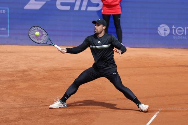 GER, Hamburg, xFSx , ATP, Tennis Herren 500 , Herren Tennistunier Bitpanda Hamburg Open 2025, Halbfinale ,Herren Doppel , 23.05.2025 Fernando Romboli (BRA) spielt einen Vorhand Copyright: HMBxMedia FernandoxSoares