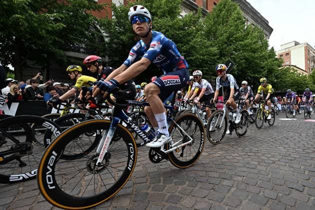 May 23, 2025, Rovigo, ITALY: The pack of riders at the departure of the 13th stage of the 108 Giro d Italia 2025, cycling race over 180 km from Rovigo to Vicenza, Italy, 23 May 2025. ANSA LUCA ZENNARO. Giro D Italia Cycling Tour - Stage 13  - ZUMAa110 20250523_zaf_a110_016 Copyright: xLucaxZennarox