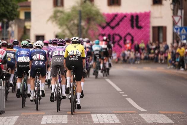 The pack rides during the stage 13 of the Giro d™Italia from Rovigo to Vicenza, Italy - Friday, May 23, 2025. - cycling.  Copyright: xMarcoxAlpozzi LaPressex
