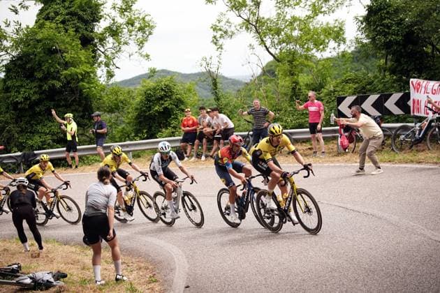 The pack rides during the stage 13 of the Giro d™Italia from Rovigo to Vicenza, Italy - Friday, May 23, 2025. - cycling.  Copyright: xMarcoxAlpozzi LaPressex