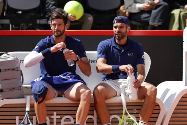GER, Hamburg, xFSx , ATP, Tennis Herren 500 , Herren Tennistunier Bitpanda Hamburg Open 2025, Halbfinale ,Herren Doppel , 23.05.2025 Andrea Vavassori (ITA) und Simone Bolelli (ITA) machen eine Pause Copyright: HMBxMedia FernandoxSoares