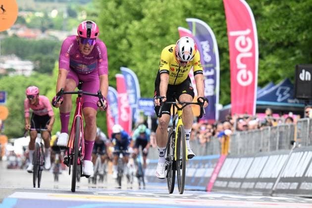 23-05-2025 Giro D italia; Tappa 13 Rovigo - Vicenza; 2025, Lidl - Trek; 2025, Visma - Lease A Bike; Pedersen, Mads; Van Aert, Wout; Vicenza - Monte Berico; 