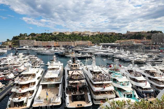 Yachthafen von Monaco mit vielen VIPs auf den Superyachten, 2. Freies Training, Grosser Preis von Monaco, Motorsport, Herren, Formel 1, 23.05.2025 Monte Carlo Monaco MCO