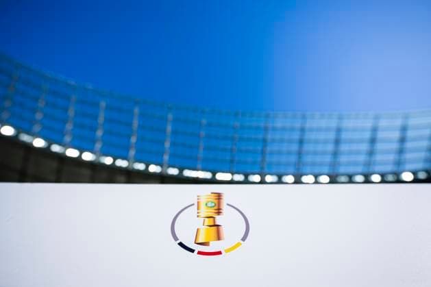 23.05.2025 - Pressekonferenz vor dem DFB-Pokalfinale in Berlin: DFB-Logo in der Sonne. Berlin Berlin Deutschland Olympiastadion