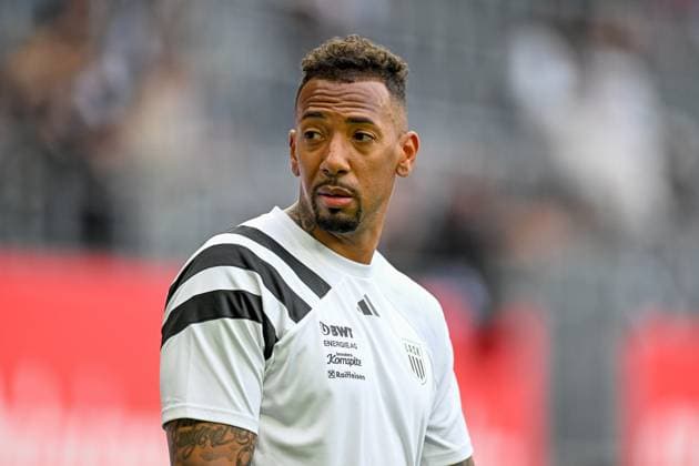 23.05.2025, Raiffeisen Arena Linz, AUT, Admiral Bundesliga, LASK Linz vs SCR Altach, im Bild Jerome Agyenim Boateng (LASK) waehrend des Aufwaermens Linz Oberoesterreich Austria *** 23 05 2025, Raiffeisen Arena Linz, AUT, Admiral Bundesliga, LASK Linz vs SCR Altach, in the picture Jerome Agyenim Boateng LASK during the warm-up Linz Oberoesterreich Austria