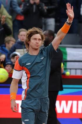 GER, Hamburg, xFSx , ATP, Tennis Herren 500 , Herren Tennistunier Bitpanda Hamburg Open 2025, Halbfinale ,Herren Einzel , 23.05.2025 Andrey Rublev (RUS) bedankt sich bei den Zuschauer, Fans Copyright: HMBxMedia FernandoxSoares