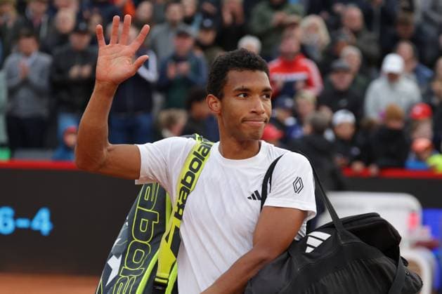 GER, Hamburg, xFSx , ATP, Tennis Herren 500 , Herren Tennistunier Bitpanda Hamburg Open 2025, Halbfinale ,Herren Einzel , 23.05.2025 Felix Auger-Aliassime (CAN) bedankt sich bei den Zuschauer, Fans Copyright: HMBxMedia FernandoxSoares