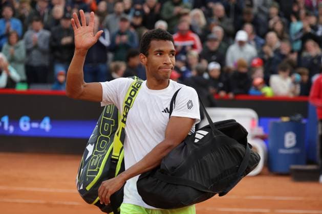 GER, Hamburg, xFSx , ATP, Tennis Herren 500 , Herren Tennistunier Bitpanda Hamburg Open 2025, Halbfinale ,Herren Einzel , 23.05.2025 Felix Auger-Aliassime (CAN) bedankt sich bei den Zuschauer, Fans Copyright: HMBxMedia FernandoxSoares