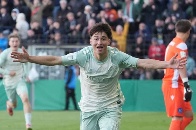 Patrice Covic (Werder Bremen, 10) jubelt über das Tor zum 1:0 - Potsdam 23.05.2025: DFB-Pokalfinale Junioren Werder Bremen vs. Karlsruher SC, Karl-Liebknecht Stadion