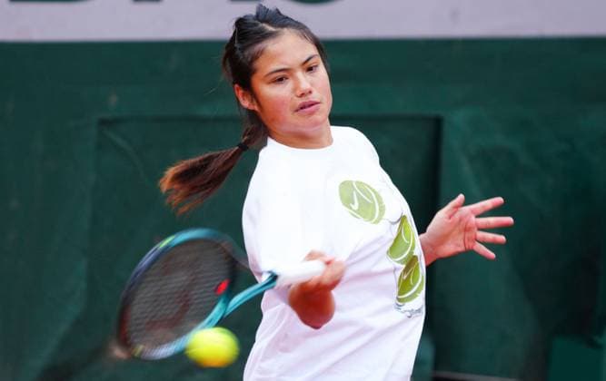 Emma Raducanu practices French Open Tennis, Saturday Previews, Qualifying and Practice, Tennis, Roland Garros, Paris, France - 24 May 2025 EDITORIAL USE ONLY No use with unauthorised audio, video, data, fixture lists, club league logos or live services. Online in-match use limited to 120 images, no video emulation. No use in betting, games or single club league player publications. Copyright: xJavierxGarcia Shutterstockx 15314612n