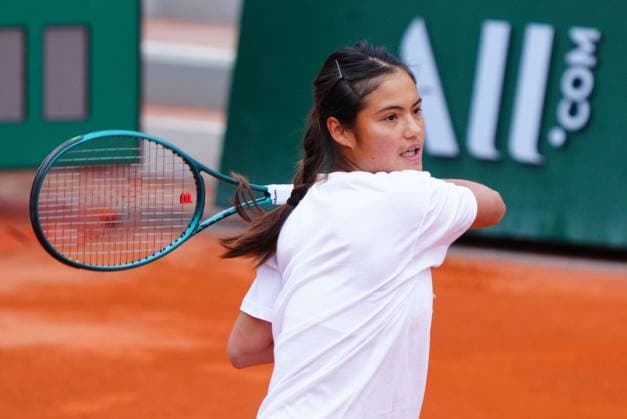 Emma Raducanu practices French Open Tennis, Saturday Previews, Qualifying and Practice, Tennis, Roland Garros, Paris, France - 24 May 2025 EDITORIAL USE ONLY No use with unauthorised audio, video, data, fixture lists, club league logos or live services. Online in-match use limited to 120 images, no video emulation. No use in betting, games or single club league player publications. Copyright: xJavierxGarcia Shutterstockx 15314612o