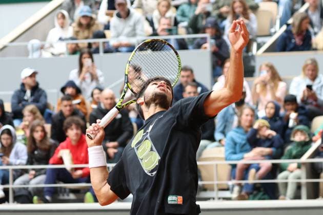 ROLAND GARROS 2025 Thierry Larret MAXPPP - PARIS (75) 24 05 2025 Thierry Larret Maxppp. Tennis. Roland Garros 2025. Internationaux de France de tennis. Stade Roland Garros, Paris (75). Le 24 mai 2025. Journee Yannick Noah. Carlos ALCARAZ vs Dusan LAJOVIC Tennis. Roland Garros 2025. French Open tennis tournament. Roland Garros Stadium, Paris (75) PARIS (75) STADE ROLAND GARROS PARIS ILE DE FRANCE FRANCE  Copyright: xMAXPPPxThierryxLarretx TLR202505242256 TLR202505242256