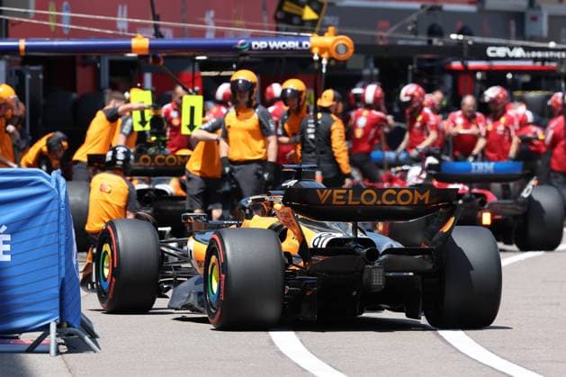 Oscar Piastri (McLaren Formula 1 Team) faehrt in die Boxengasse, 3. Freies Training, Grosser Preis von Monaco, Motorsport, Herren, Formel 1, 24.05.2025 Monte Carlo Monaco MCO