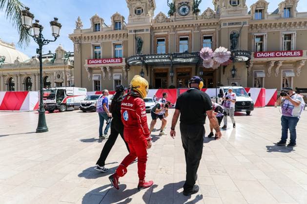 Lewis Hamilton of Great Britain and Scuderia Ferrari , Qualifying, F1 Monaco Grand Prix, am 24. May 2025 in Monte-Carlo, Monaco. (Foto von Diogo Cardoso DeFodi Images) Lewis Hamilton of Great Britain and Scuderia Ferrari , Qualifying, F1 Monaco Grand Prix, Monaco on May 24, 2025 in Monte-Carlo, Monaco. (Photo by Diogo Cardoso DeFodi Images)