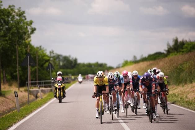 The pack rides cycles during during the stage 14 of the Giro d™Italia from Treviso to Nova Gorica Gorizia, Italy - Saturday, May 24, 2025. - cycling.  Copyright: xMarcoxAlpozzi LaPressex