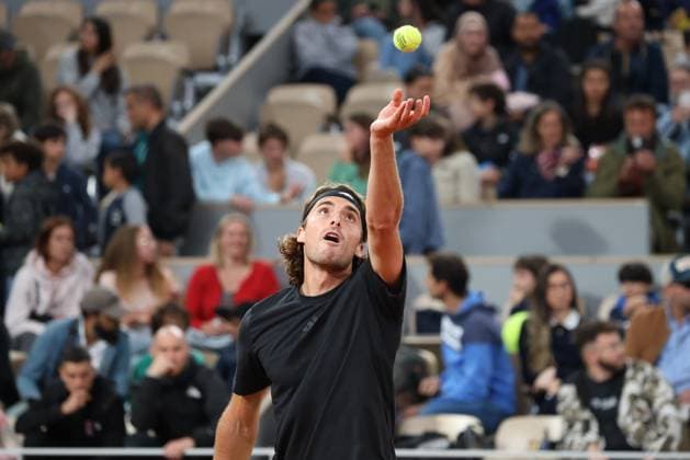 ROLAND GARROS 2025 Thierry Larret MAXPPP - PARIS (75) 24 05 2025 Thierry Larret Maxppp. Tennis. Roland Garros 2025. Internationaux de France de tennis. Stade Roland Garros, Paris (75). Le 24 mai 2025. Journee Yannick Noah. Stefanos TSITSIPAS vs Alexandre MULLER Tennis. Roland Garros 2025. French Open tennis tournament. Roland Garros Stadium, Paris (75) PARIS (75) STADE ROLAND GARROS PARIS ILE DE FRANCE FRANCE  Copyright: xMAXPPPxThierryxLarretx TLR202505242344 TLR202505242344