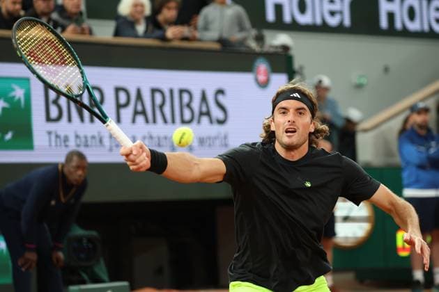 ROLAND GARROS 2025 Thierry Larret MAXPPP - PARIS (75) 24 05 2025 Thierry Larret Maxppp. Tennis. Roland Garros 2025. Internationaux de France de tennis. Stade Roland Garros, Paris (75). Le 24 mai 2025. Journee Yannick Noah. Stefanos TSITSIPAS vs Alexandre MULLER Tennis. Roland Garros 2025. French Open tennis tournament. Roland Garros Stadium, Paris (75) PARIS (75) STADE ROLAND GARROS PARIS ILE DE FRANCE FRANCE  Copyright: xMAXPPPxThierryxLarretx TLR202505242348 TLR202505242348