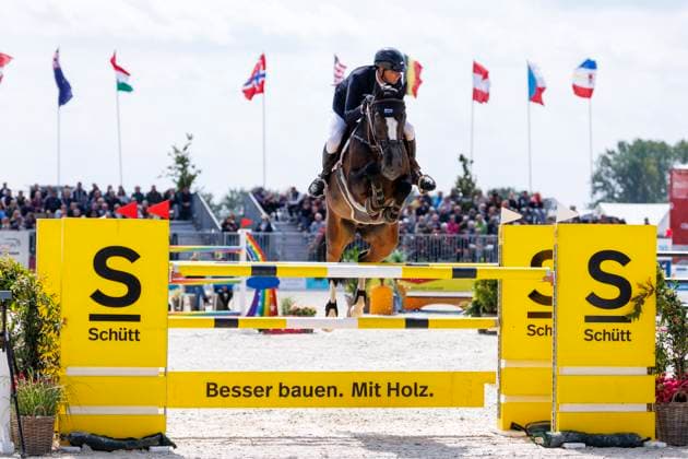 Sport Themen der Woche KW21 Sport Bilder des Tages HOHEN WIESCHENDORF - DKB Pferdewoche 2025, HOHEN WIESCHENDORF - DKB Pferdewoche 2025 RENZEL Markus (GER), Canmore 4 CSI4* - Int. Springprüfung mit Stechen (1,50m) Medium Tour - FINALE Hohen Wieschendorf, Glantz Equestrian 24. May 2025 - *** HOHEN WIESCHENDORF DKB Horse Week 2025, HOHEN WIESCHENDORF DKB Horse Week 2025 RENZEL Markus GER , Canmore 4 CSI4 Int Jumping Competition with jump-off 1,50m Medium Tour FINALE Hohen Wieschendorf, Glantz Equestrian 24 May 2025