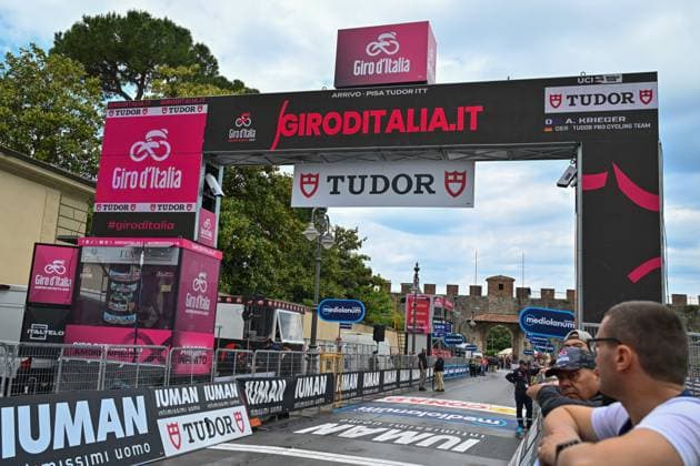 General view of the 10th stage of the 108th Giro d Italia cycling race of 28.6kms individual time-trial from Lucca to Pisa during Stage 10 - Lucca-Pisa, Giro d Italia race in Pisa, Italy, May 20 2025  Copyright: xLisaxGuglielmi IPAxSportx xipa-agency.netx xx IPA_58176794 IPA_Agency_IPA58176794