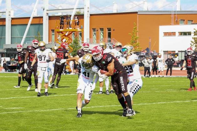 daniel luoma (Potsdam Royals, 89) with the ball, Potsdam Royals vs Paderborn Dolphins 2025, 2025.05.24 , GFL, Spieltag 3 Photo: Foot Bowl Thomas Sobotzki Copyright: xFotodesign-Berlinx