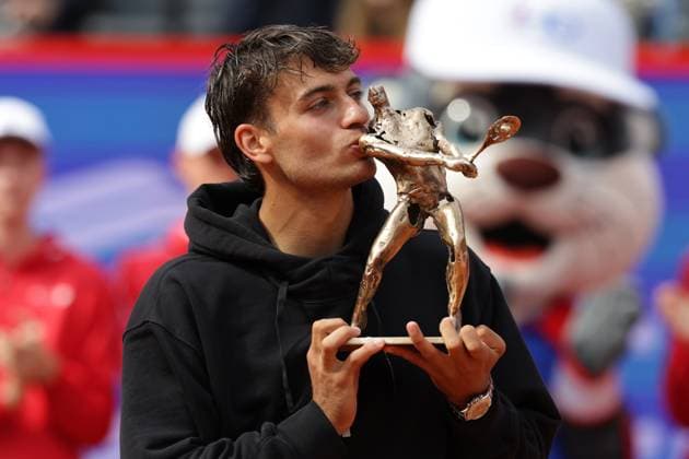 GER, Hamburg, xFSx , ATP, Tennis Herren 500 , Herren Tennistunier Bitpanda Hamburg Open 2025, Finale Herren Einzel , 24.05.2025 Flavio Cobolli (ITA) mit Trophaee Copyright: HMBxMedia FernandoxSoares