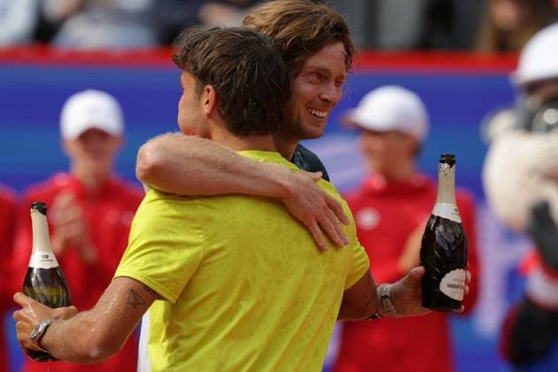 GER, Hamburg, xFSx , ATP, Tennis Herren 500 , Herren Tennistunier Bitpanda Hamburg Open 2025, Finale Herren Einzel , 24.05.2025 Andrey Rublev (RUS) und Flavio Cobolli (ITA)freuen sich Copyright: HMBxMedia FernandoxSoares