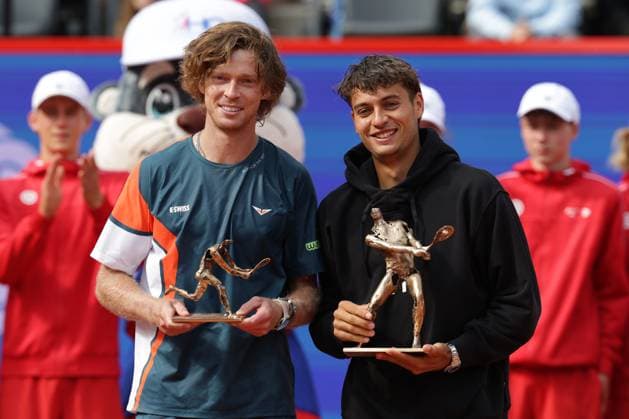 GER, Hamburg, xFSx , ATP, Tennis Herren 500 , Herren Tennistunier Bitpanda Hamburg Open 2025, Finale Herren Einzel , 24.05.2025 Andrey Rublev (RUS) , Flavio Cobolli (ITA) mit trophaeen Copyright: HMBxMedia FernandoxSoares