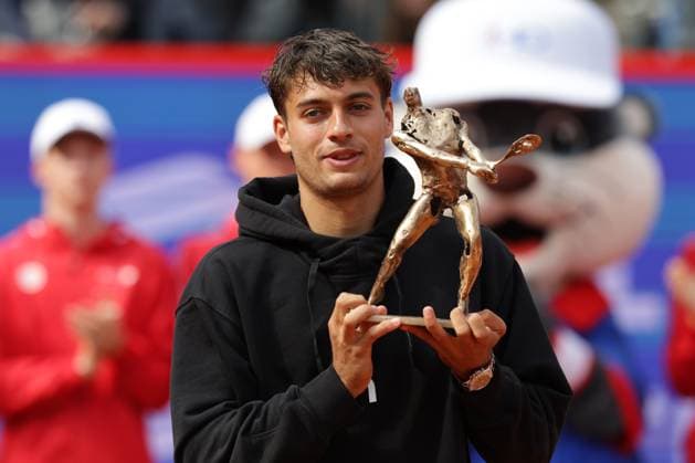 GER, Hamburg, xFSx , ATP, Tennis Herren 500 , Herren Tennistunier Bitpanda Hamburg Open 2025, Finale Herren Einzel , 24.05.2025 Flavio Cobolli (ITA) mit Trophaee Copyright: HMBxMedia FernandoxSoares