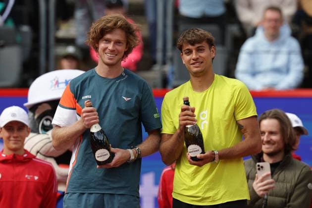 GER, Hamburg, xFSx , ATP, Tennis Herren 500 , Herren Tennistunier Bitpanda Hamburg Open 2025, Finale Herren Einzel , 24.05.2025 Andrey Rublev (RUS) und Flavio Cobolli (ITA) freuen sich Copyright: HMBxMedia FernandoxSoares