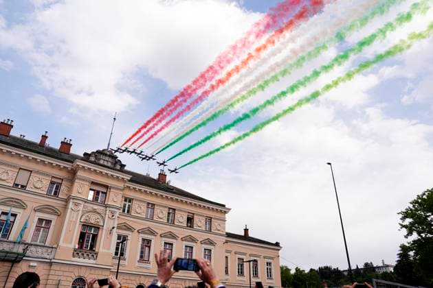 Sport Bilder des Tages tricolour arrows during the stage 14 of the Giro d™Italia from Treviso to Nova Gorica Gorizia, Slovenia - Saturday, May 24, 2025. - cycling.  Copyright: xFabioxFerrari LaPressex