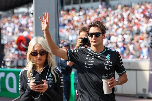 George Russell (Mercedes-AMG Petronas) kommt aus der Boxengasse, Qualifying, Grosser Preis von Monaco, Motorsport, Herren, Formel 1, 24.05.2025 Monte Carlo Monaco MCO