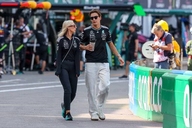 George Russell (Mercedes-AMG Petronas) kommt aus der Boxengasse, Qualifying, Grosser Preis von Monaco, Motorsport, Herren, Formel 1, 24.05.2025 Monte Carlo Monaco MCO