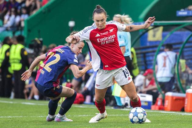 2025-05-24 FC Barcelona, Barca v Arsenal WFC - UEFA Women s Champions League Final LISBON, PORTUGAL - MAY 24: Ona Batlle of FC Barcelona, Caitlin Foord of Arsenal Women FC battle for the ball during the UEFA Women s Champions League Final match between FC Barcelona and Arsenal WFC at Estadio Jose Alvalade on May 24, 2025 in Lisbon, Portugal. (Photo by Leiting Gao BSR Agency) Lisbon Portugal Content not available for redistribution in The Netherlands directly or indirectly through any third parties. Copyright: xBSRxAgencyx