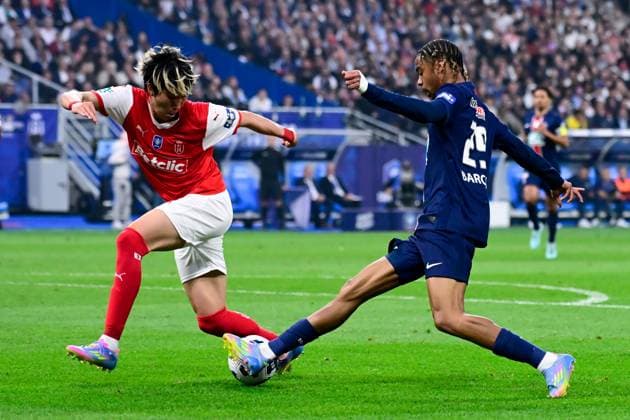 FOOTBALL : PSG vs Reims - Finale Coupe de France - 24 05 2025 Bradley Barcola ( 29 - PSG ) and Hiroki Sekine ( 3 - Reims ) during the French Cup Final match between Paris Saint Germain and Stade de Reims at Stade de France on May 24 , 2025 in Saint Denis, France. ( Photo by Dante Badano PsnewZ ) - Saint DenisFrance  Copyright: xx