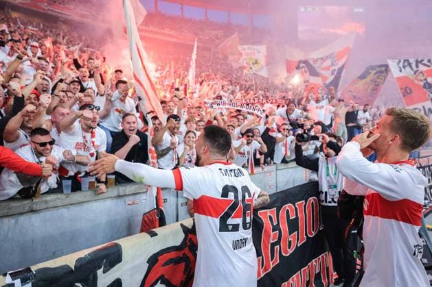 Sport Themen der Woche KW21 Sport Bilder des Tages Fußball DFB-Pokal Finale Arminia Bielefeld - VfB Stuttgart am 24.05.2025 im Olympiastadion in Berlin Torjubel zum 0:4 durch Enzo Millot ( Stuttgart ) DFB regulations prohibit any use of photographs as image sequences and or quasi-video. *** Soccer DFB Pokal Final Arminia Bielefeld VfB Stuttgart on 24 05 2025 at the Olympiastadion in Berlin Goal celebration to 0 4 by Enzo Millot Stuttgart DFB regulations prohibit any use of photographs as image sequences and or quasi video xJRx
