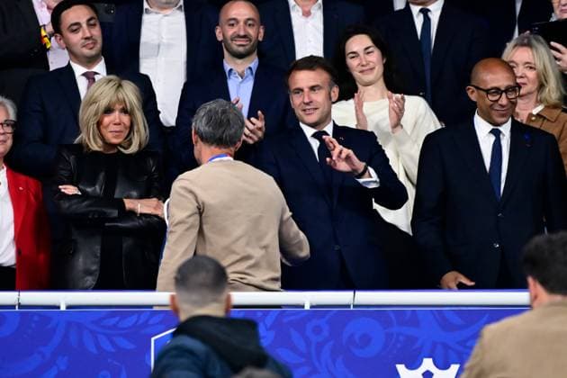 FOOTBALL : PSG vs Reims - Finale Coupe de France - 24 05 2025 Emmanuel Macron ( French president ) and Luis Enrique Martinez ( coach PSG ) during the French Cup Final match between Paris Saint Germain and Stade de Reims at Stade de France on May 24 , 2025 in Saint Denis, France. ( Photo by Dante Badano PsnewZ ) - Saint DenisFrance  Copyright: xx